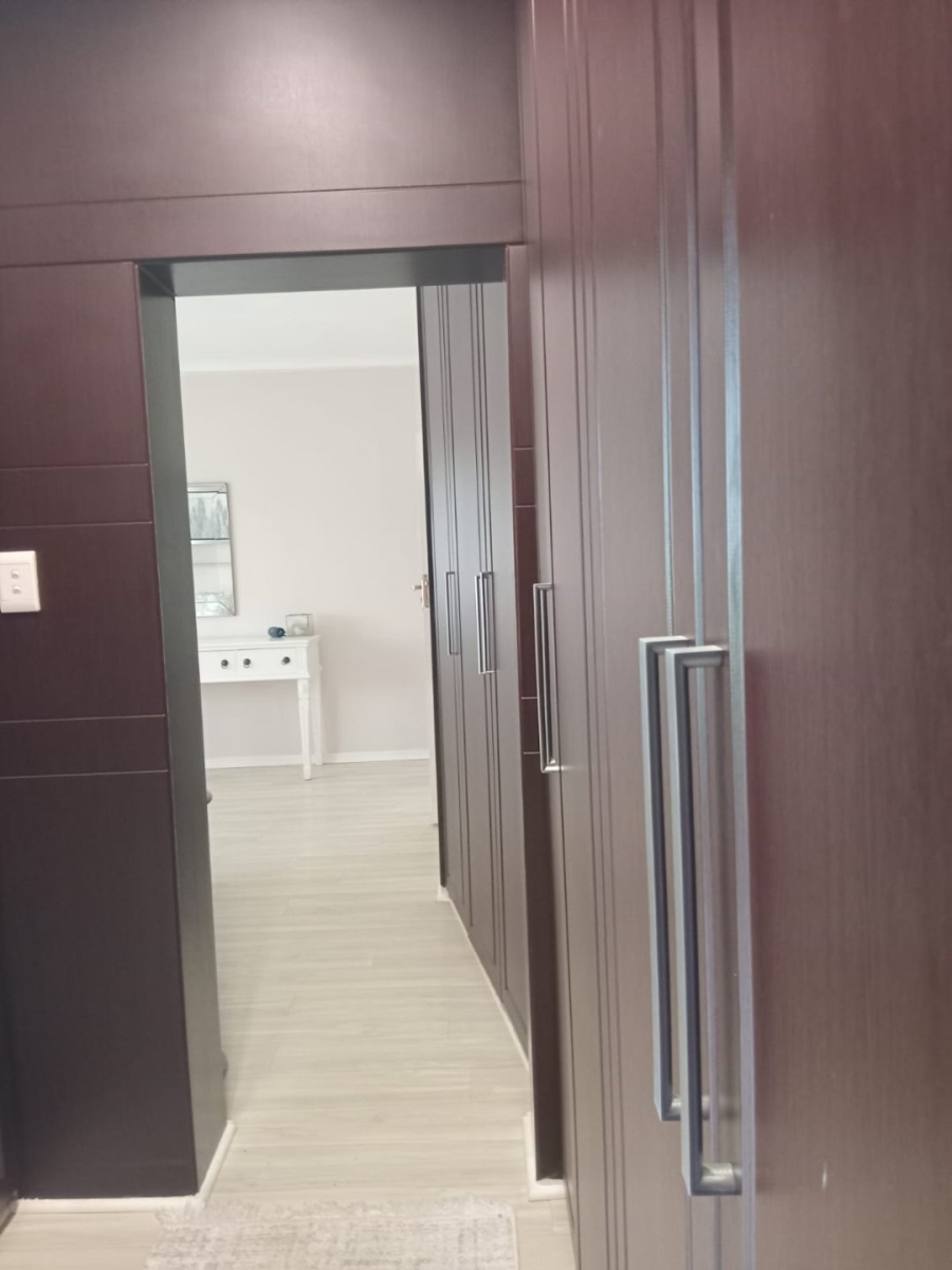 6 Bedroom Property for Sale in Gonubie Eastern Cape